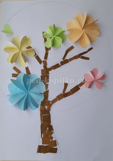 ​Мастер-класс по созданию объемного дерева из бумаги