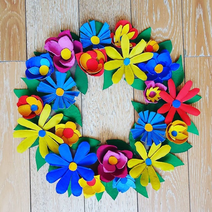 Сочный венок из лотков