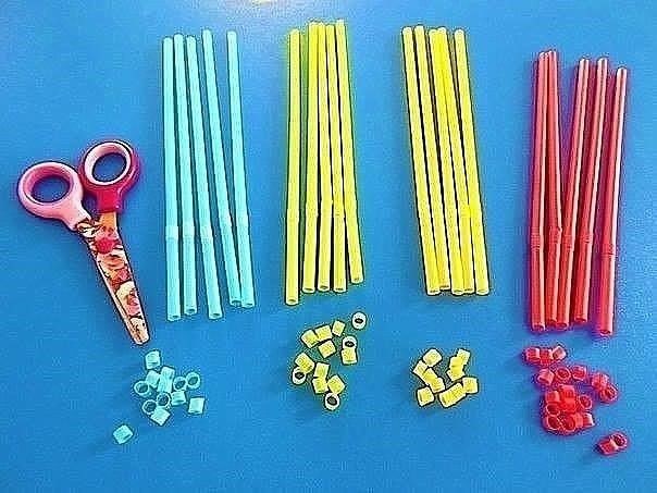 Мозаика на пластилине из трубочек для напитков Мозаика на пластилине из трубочек для напитков