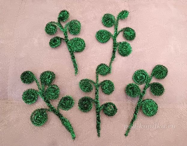 Новогодняя композиция детскими руками: часть 1