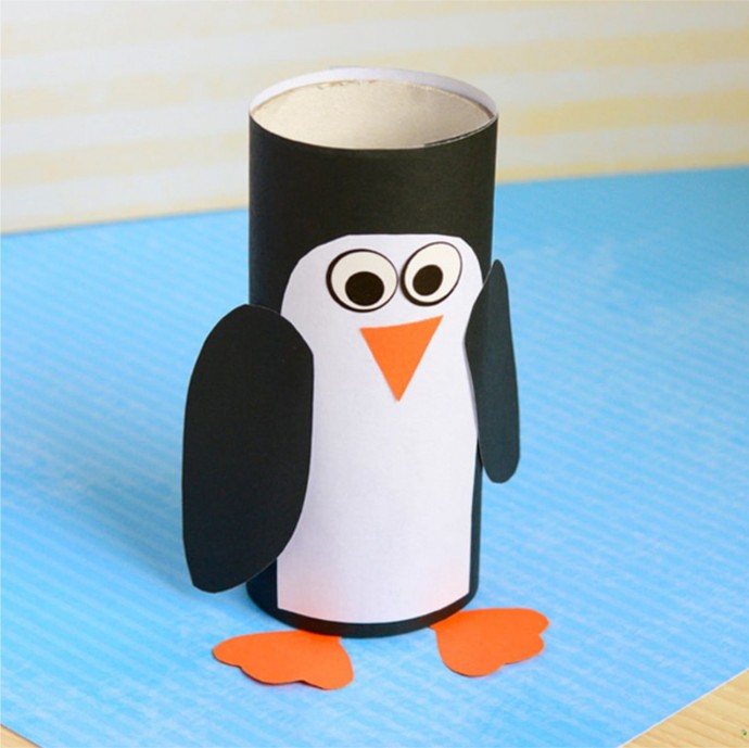 ​Пингвин из картонной втулки