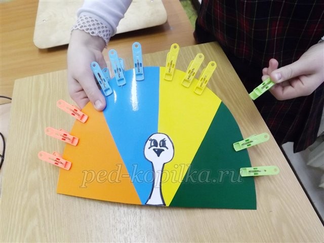 Развивающие игрушки для детей "Павлин" Развивающие игрушки для детей "Павлин"