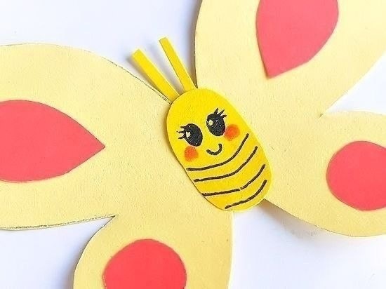 Бабочки из цветной бумаги Бабочки из цветной бумаги