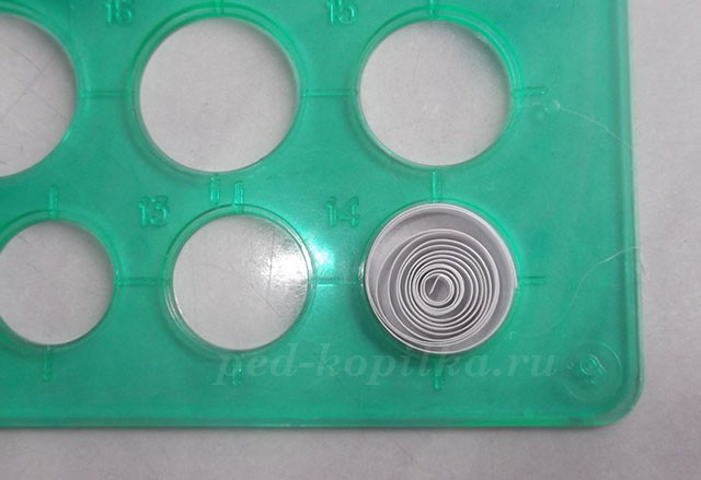 Ландыши в технике квиллинга: мастер-класс Ландыши в технике квиллинга: мастер-класс