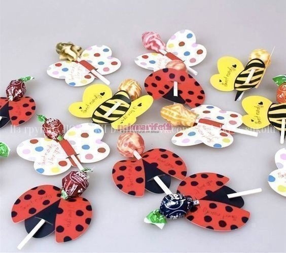 Поделка с чупа-чупсами Поделка с чупа-чупсами