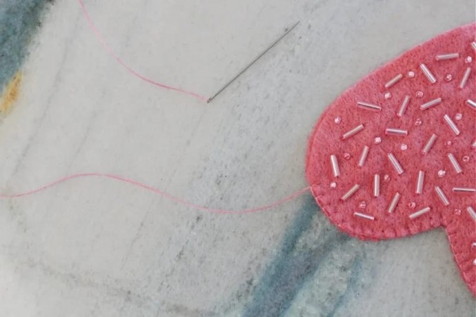 Розовое сердце из фетра Розовое сердце из фетра