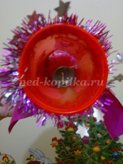 Новогодний колокольчик из пластикового стакана Новогодний колокольчик из пластикового стакана