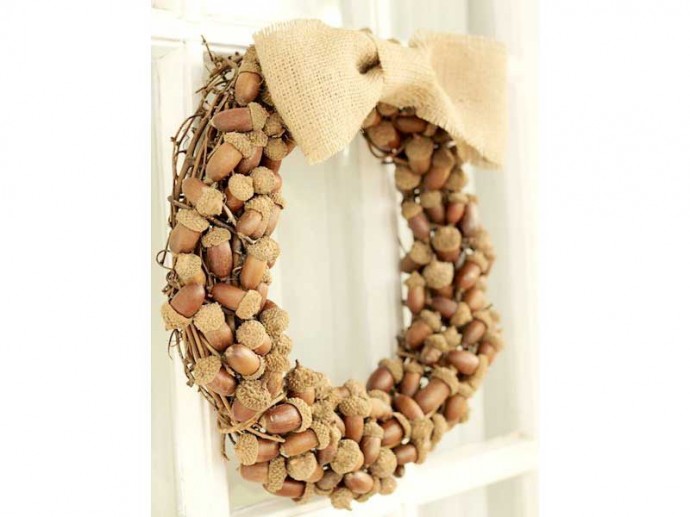 Осенний веночек с желудями Осенний веночек с желудями