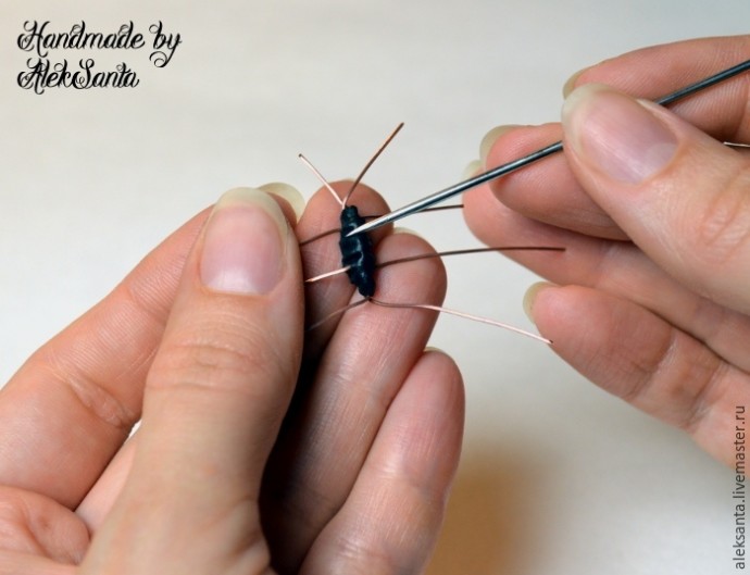 Жук из запекаемой полимерной глины Жук из запекаемой полимерной глины