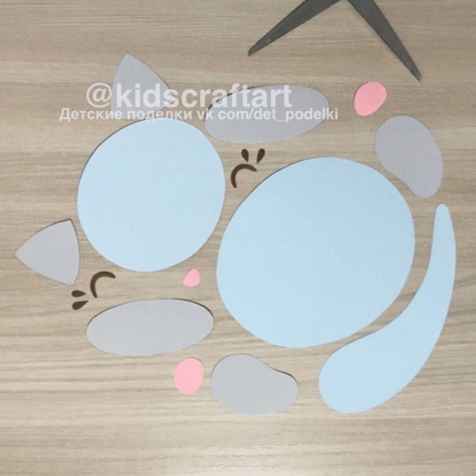 Объёмная аппликация "Котёнок с клубком" Объёмная аппликация "Котёнок с клубком"