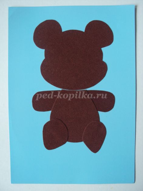 Аппликация из бархатной цветной бумаги: медвежонок