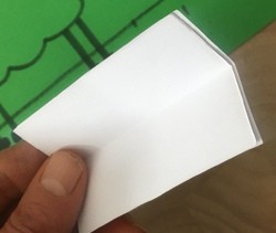Овечка из сложенной нарезанной бумаги