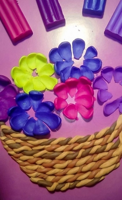Пластилинография: корзина с цветами