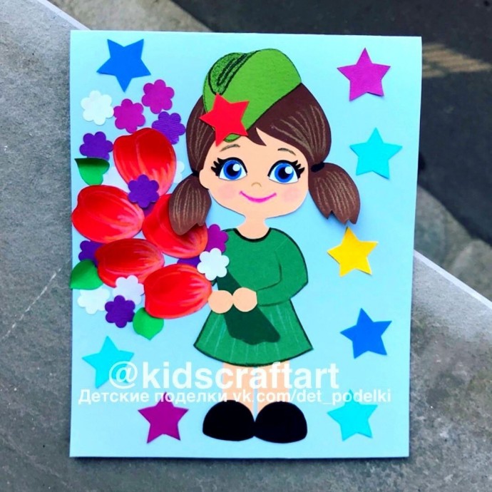 Девочка в пилотке Девочка в пилотке