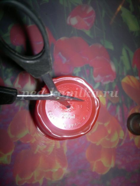 Новогодний колокольчик из пластикового стакана Новогодний колокольчик из пластикового стакана