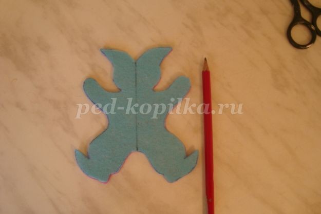 Новогодняя игрушка детскими руками: часть 1