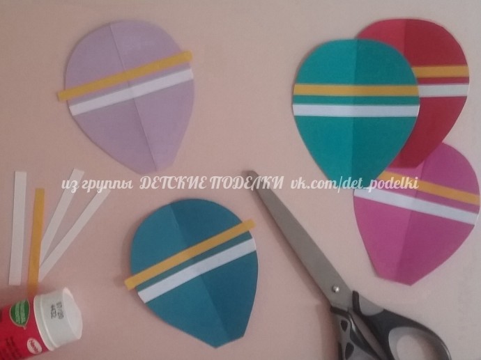 Воздушный шар под солнцем в облаках Воздушный шар под солнцем в облаках