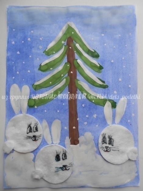 Зайки под елкой