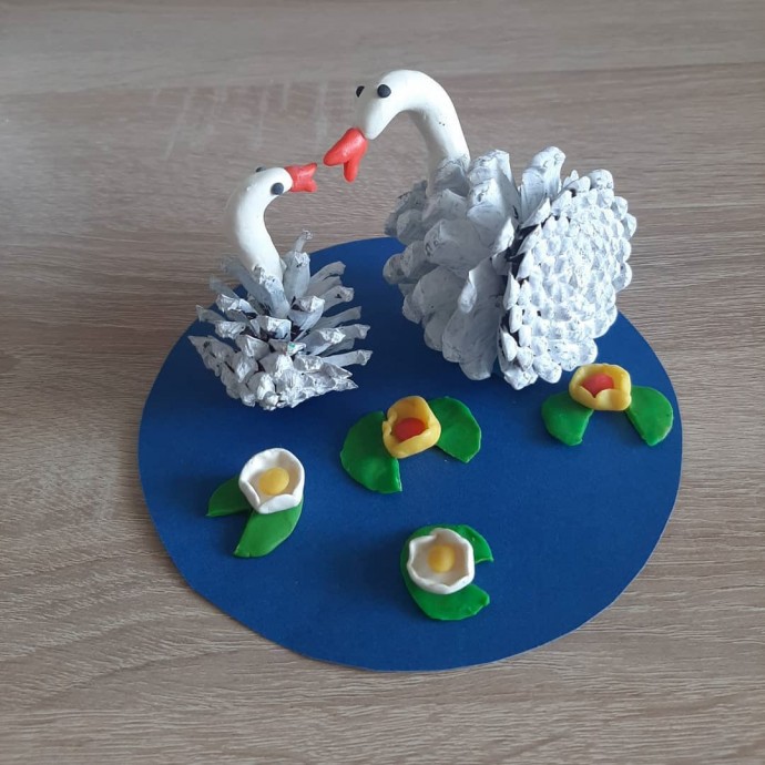 Чудесные лебеди на пруду Чудесные лебеди на пруду