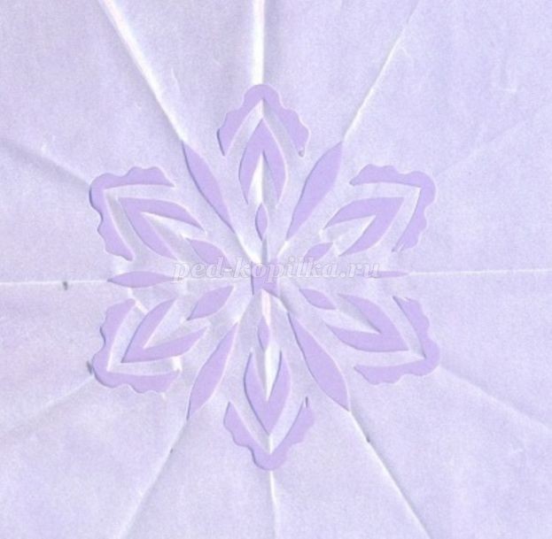 ​Рисуем невероятно красивую ёлочку белую на синем фоне: часть 4