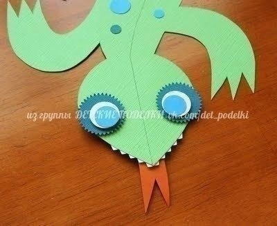 Яркие ящерицы из бумаги Яркие ящерицы из бумаги