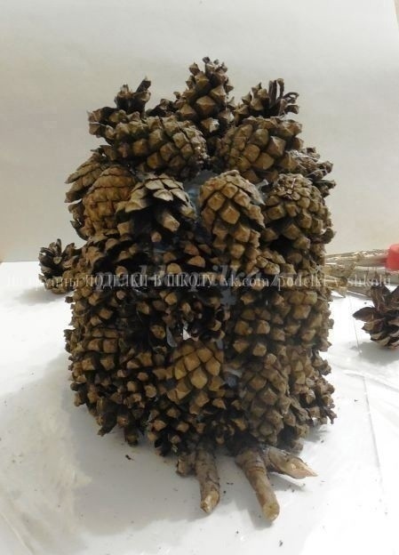 Совушка из шишек