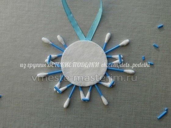 Снежинка из ватных палочек Снежинка из ватных палочек