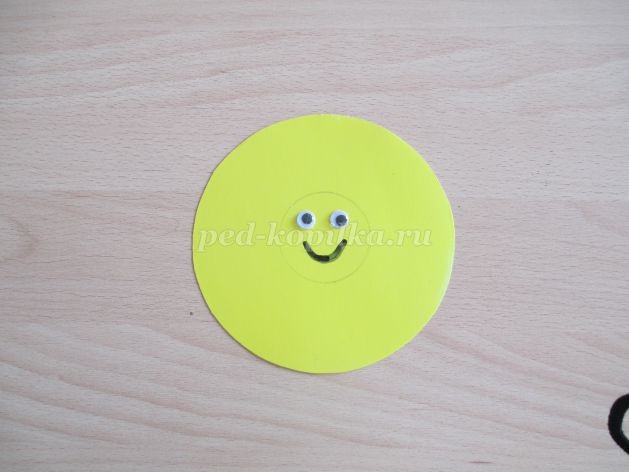 ​Объемная аппликация из цветной бумаги "Подсолнух": часть 1