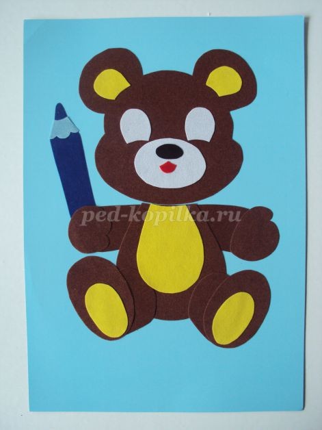Аппликация из бархатной цветной бумаги: медвежонок