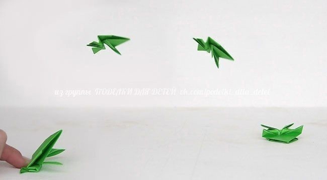 Зелёная попрыгушка