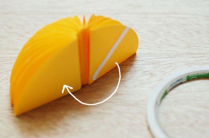 Яркий зонтик из бумаги Яркий зонтик из бумаги