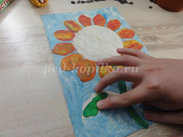 Пластилинография с использованием природных материалов "Под солнышком" Пластилинография с использованием природных материалов "Под солнышком"