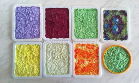 ​Полуобъёмные цветы из бумажных салфеток в технике торцевания