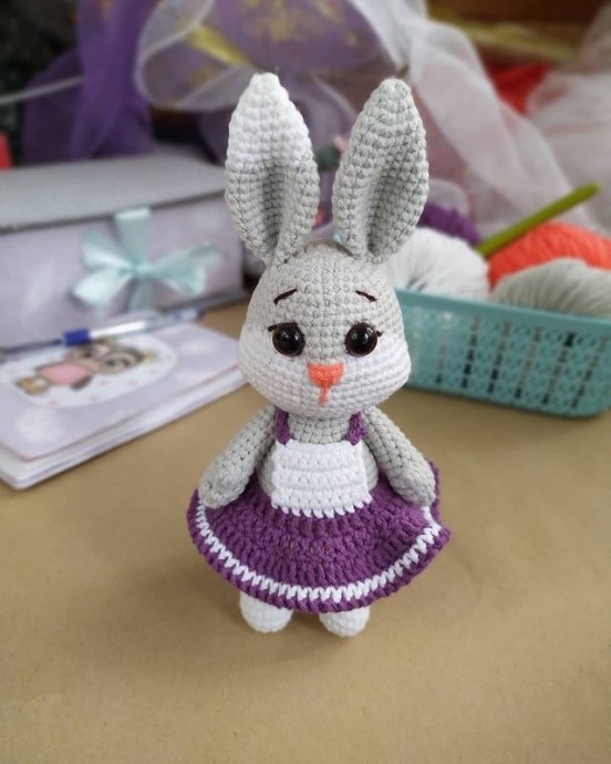 ​Вязаный зайчишка