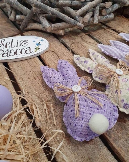 Кролики из набивной ткани