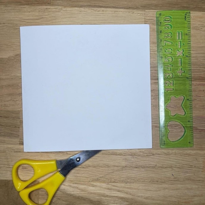 Ёлочка из цветных бумажных полосок