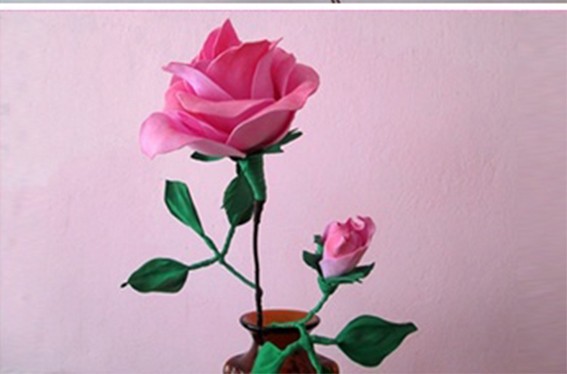 ​Роза из цветной бумаги