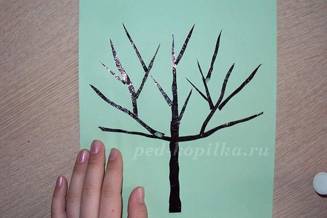 Весенняя аппликация из фантиков от конфет Весенняя аппликация из фантиков от конфет