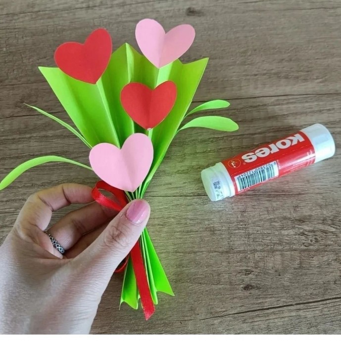 Весенний букет из цветной бумаги Весенний букет из цветной бумаги