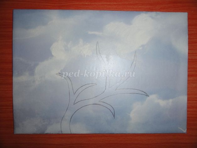 ​Аппликация из джинсовой ткани детскими руками: дерево с совами, часть 1