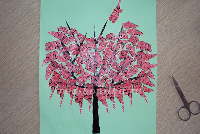 Весенняя аппликация из фантиков от конфет Весенняя аппликация из фантиков от конфет