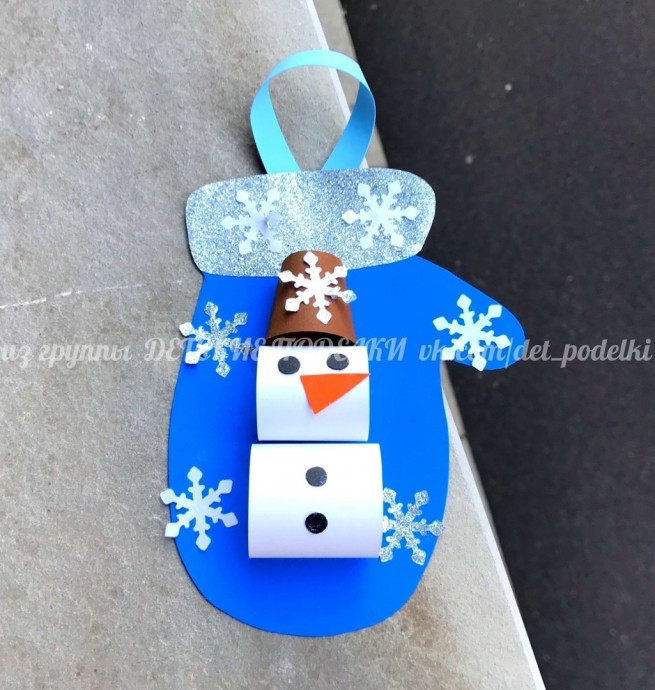 Открытка/подвеска "Рукавичка со снеговиком"