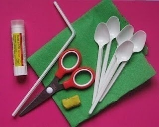 Поделка из одноразовых ложек