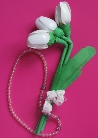 Поделка из одноразовых ложек