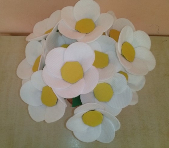Цветочки из ватных дисков Цветочки из ватных дисков
